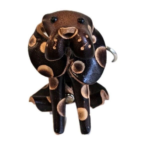 New Brown Sitting Dog Animal Handmade 3D Leather Dog Key Chain Gift Birthday - Picture 1 of 4